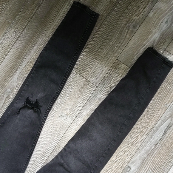 Silver Jeans Robson High Rise Faded Black Jegging - Picture 3 of 8